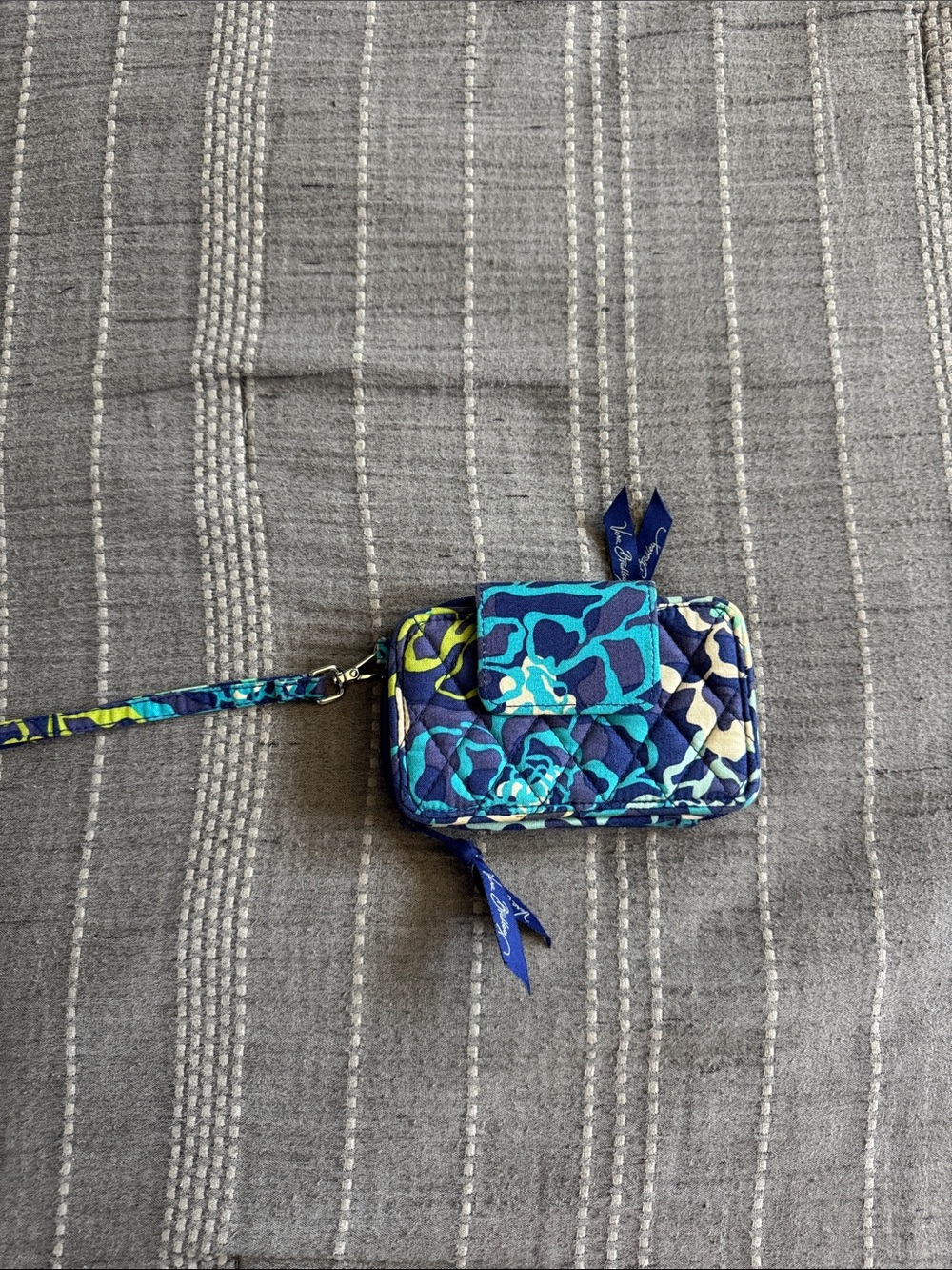 vera bradley wristlet